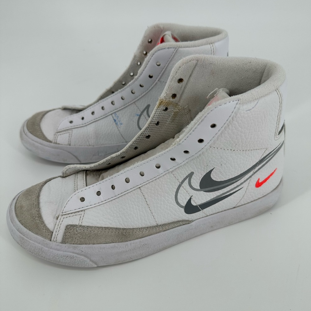 Nike blazer high top sneakers size 5.5 Y